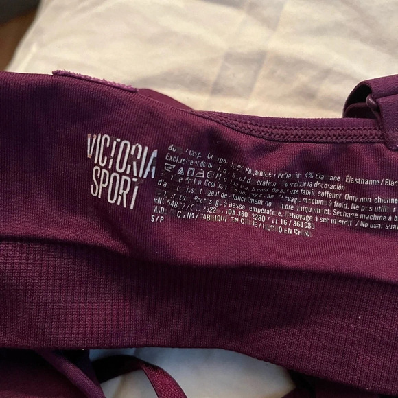Victoria Sport bra, size Small Petite - Picture 3 of 3